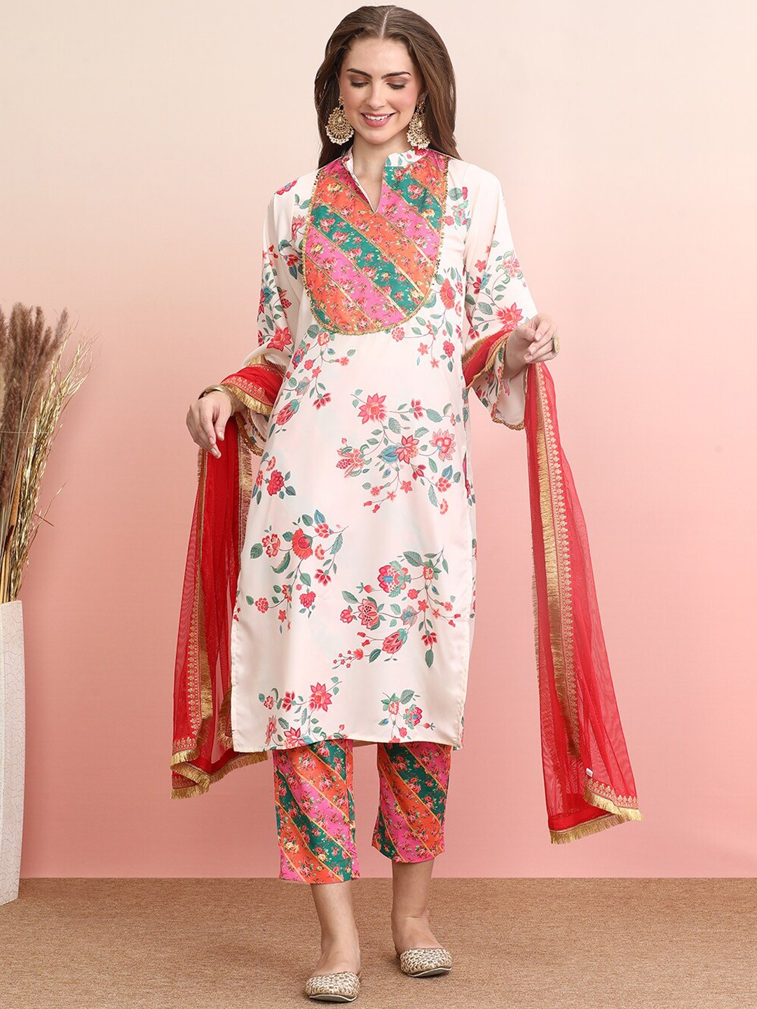 

Ahalyaa Floral Printed Regular Sequinned Kurta With Trousers & Dupatta, Off white