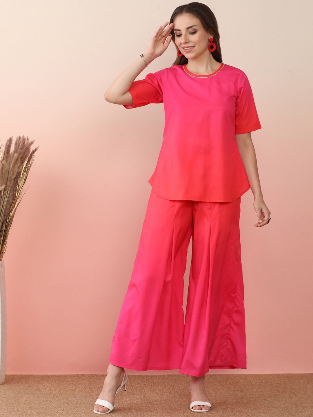 

Ahalyaa Pink Round Neck Tunic With Palazzo