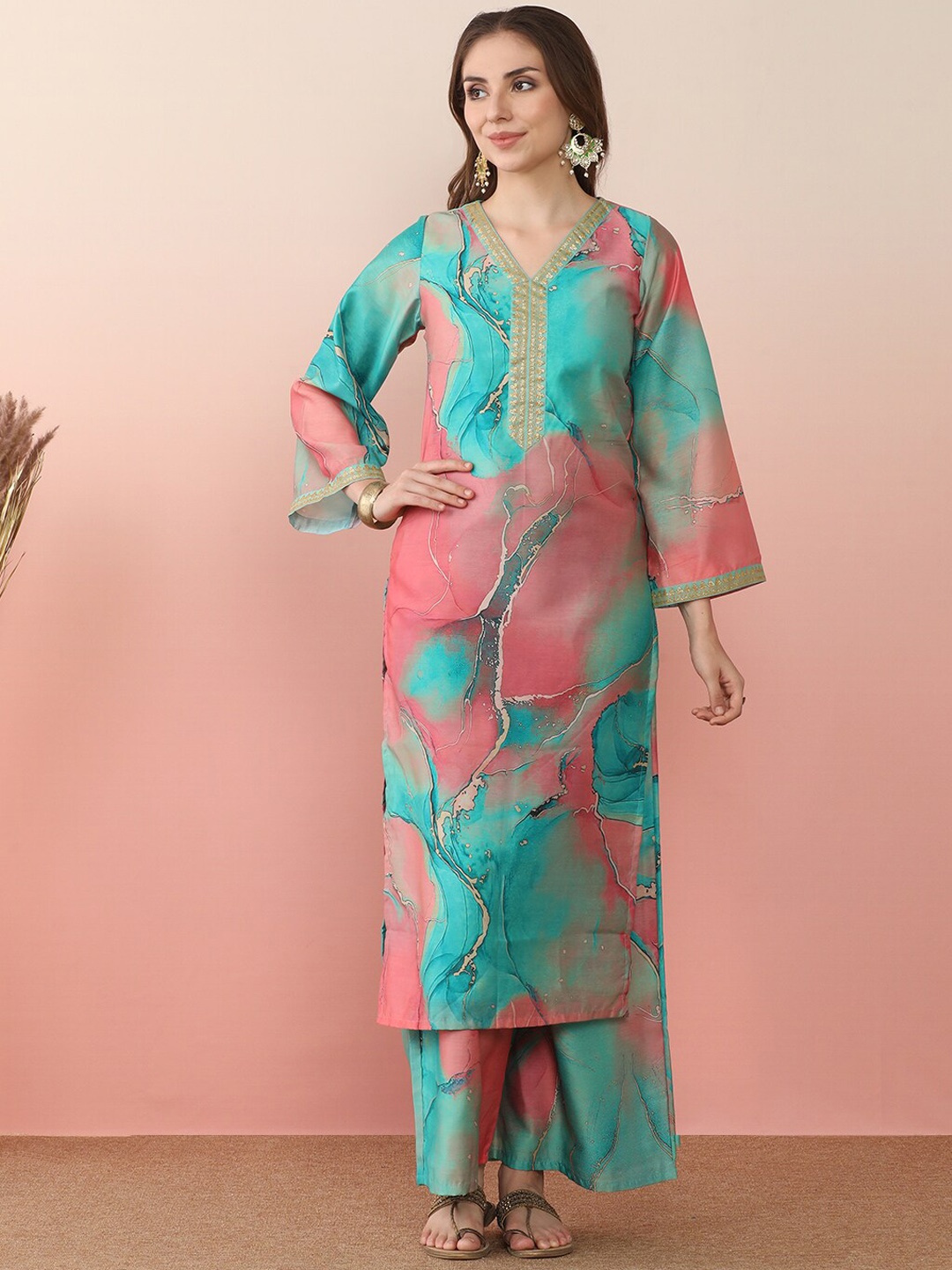 

Ahalyaa Abstract Printed V-Neck Gotta Patti Regular Straight Kurta & Palazzos, Blue