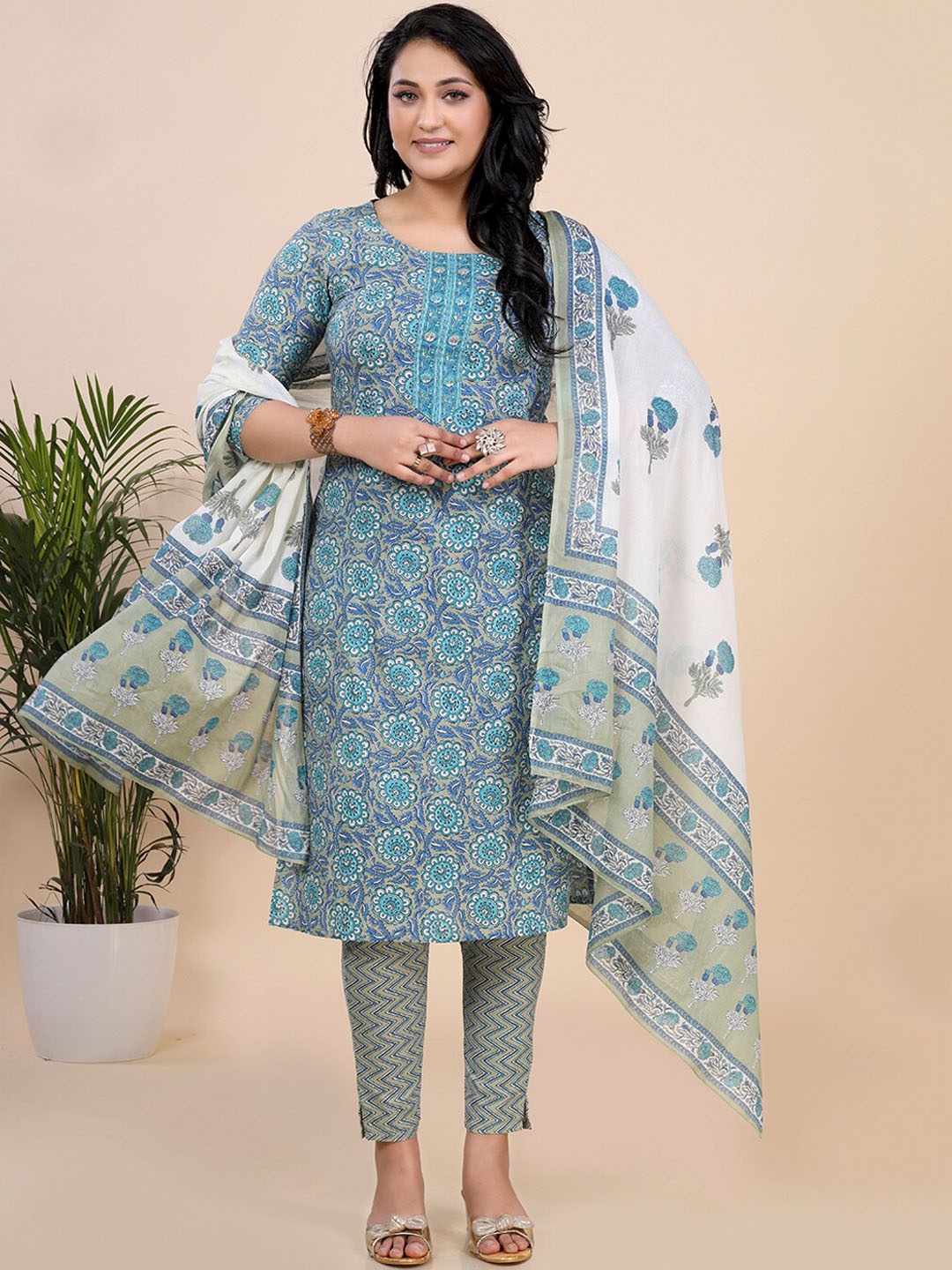 

Amchoor Floral Printed Round Neck Block Print Kurta With Trouser & Dupatta, Blue