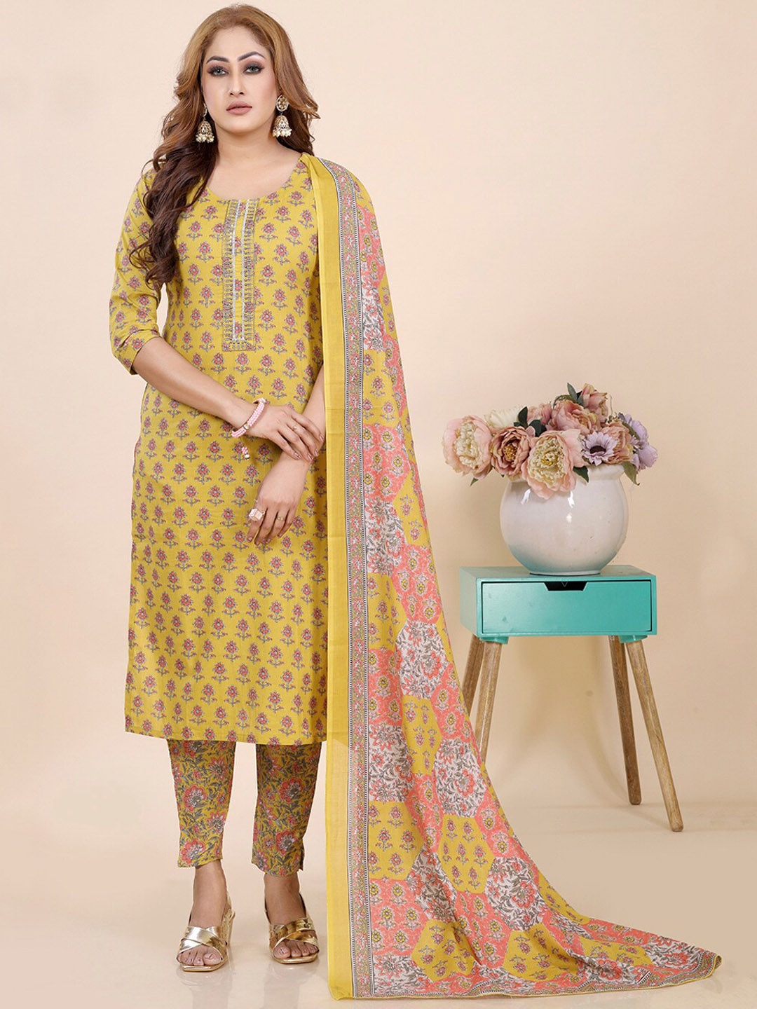 

Amchoor Ethnic Motifs Printed Regular Kurta with Trousers & With Dupatta, Mustard
