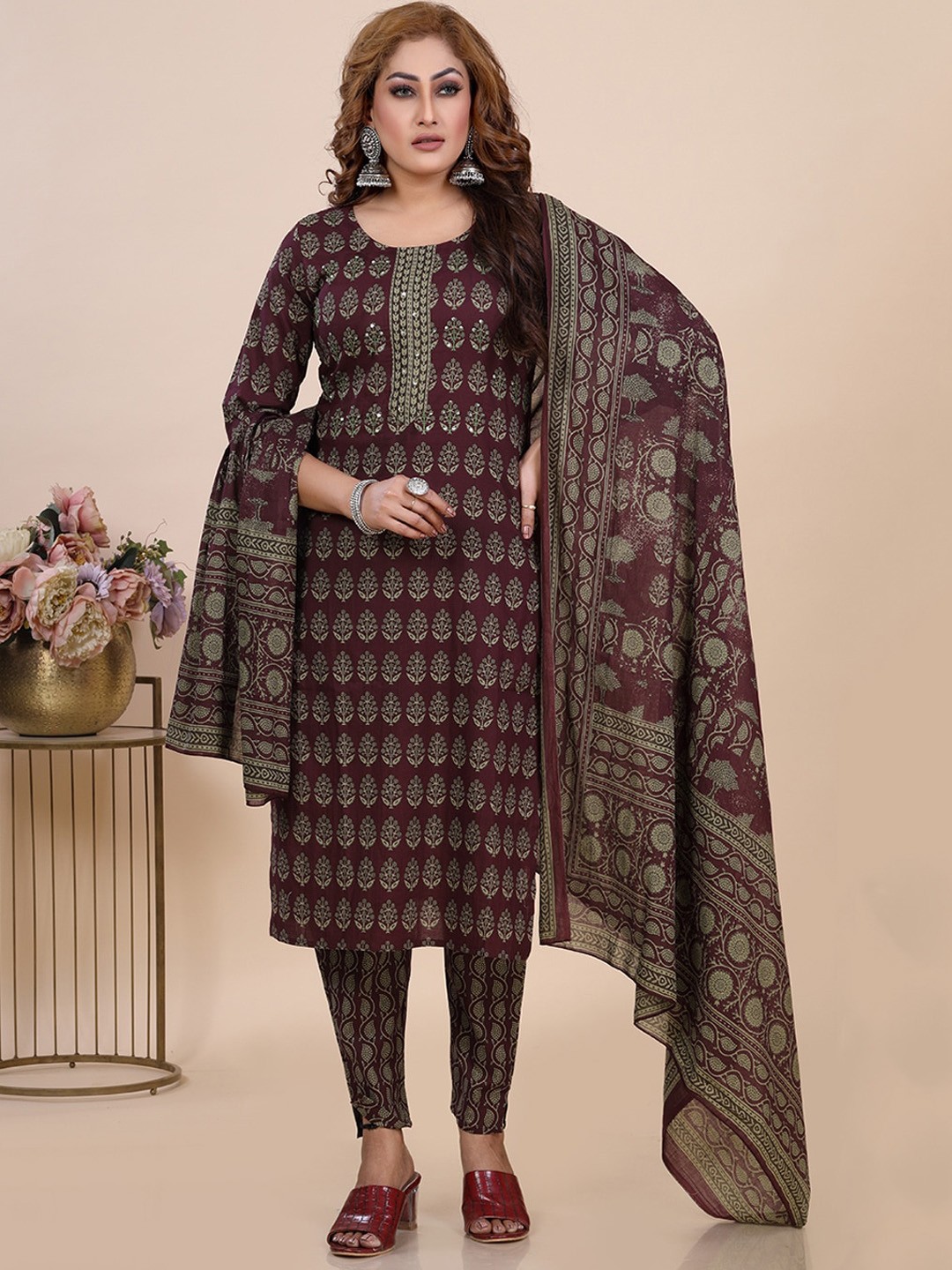 

Amchoor Ethnic Motifs Printed Sequined Straight Kurta With Trousers & Dupatta, Maroon