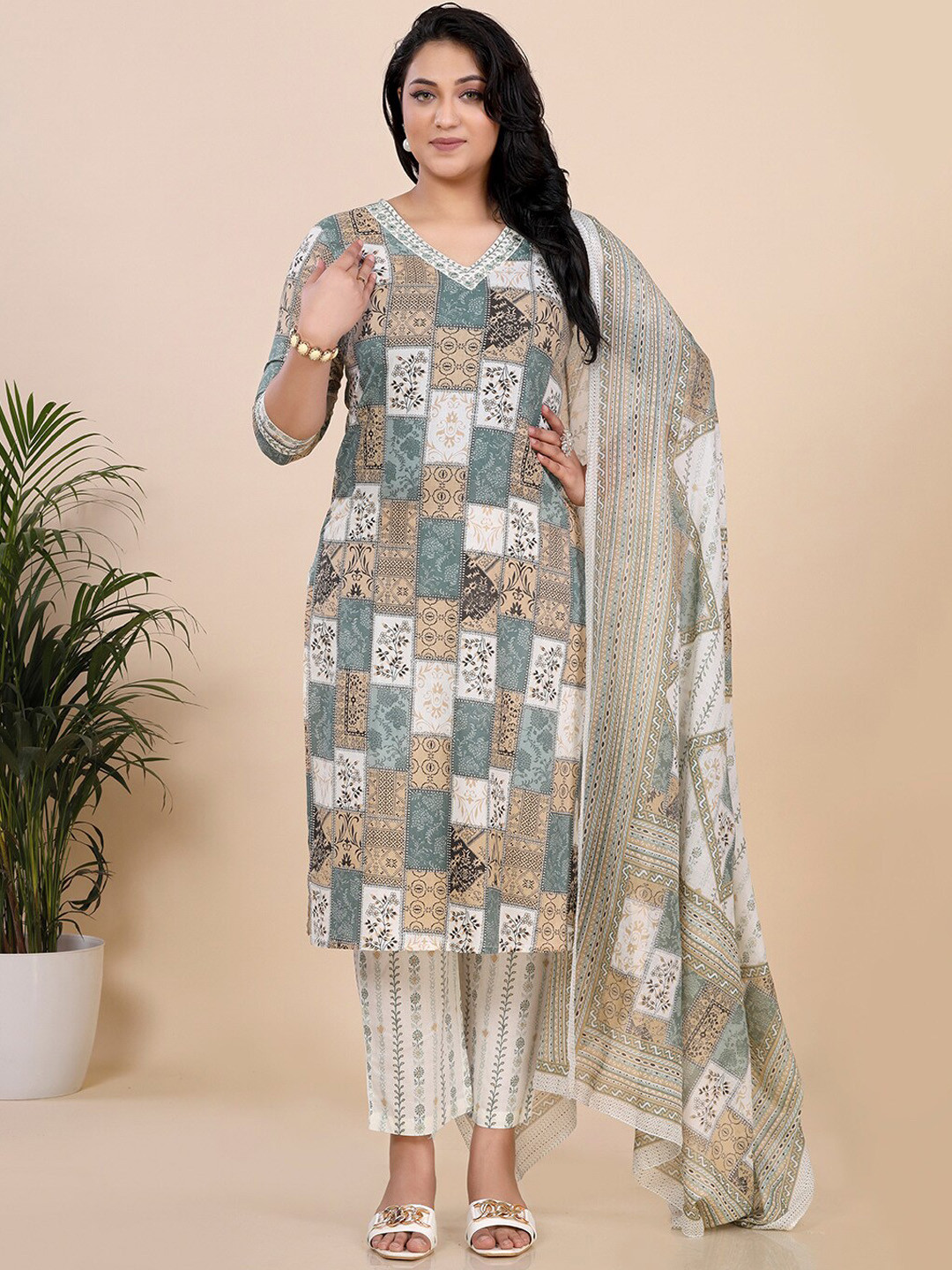 

Amchoor Ethnic Motifs Printed Mirror Work Straight Kurti With Trouser & Dupatta, Green