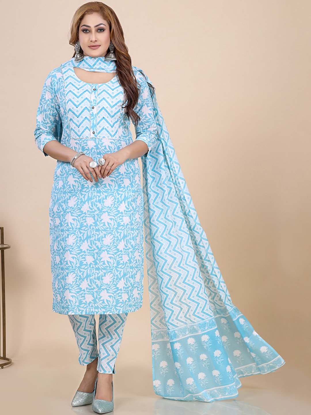 

Amchoor Floral Printed Sequinned Kurti With Trouser & Dupatta, Blue