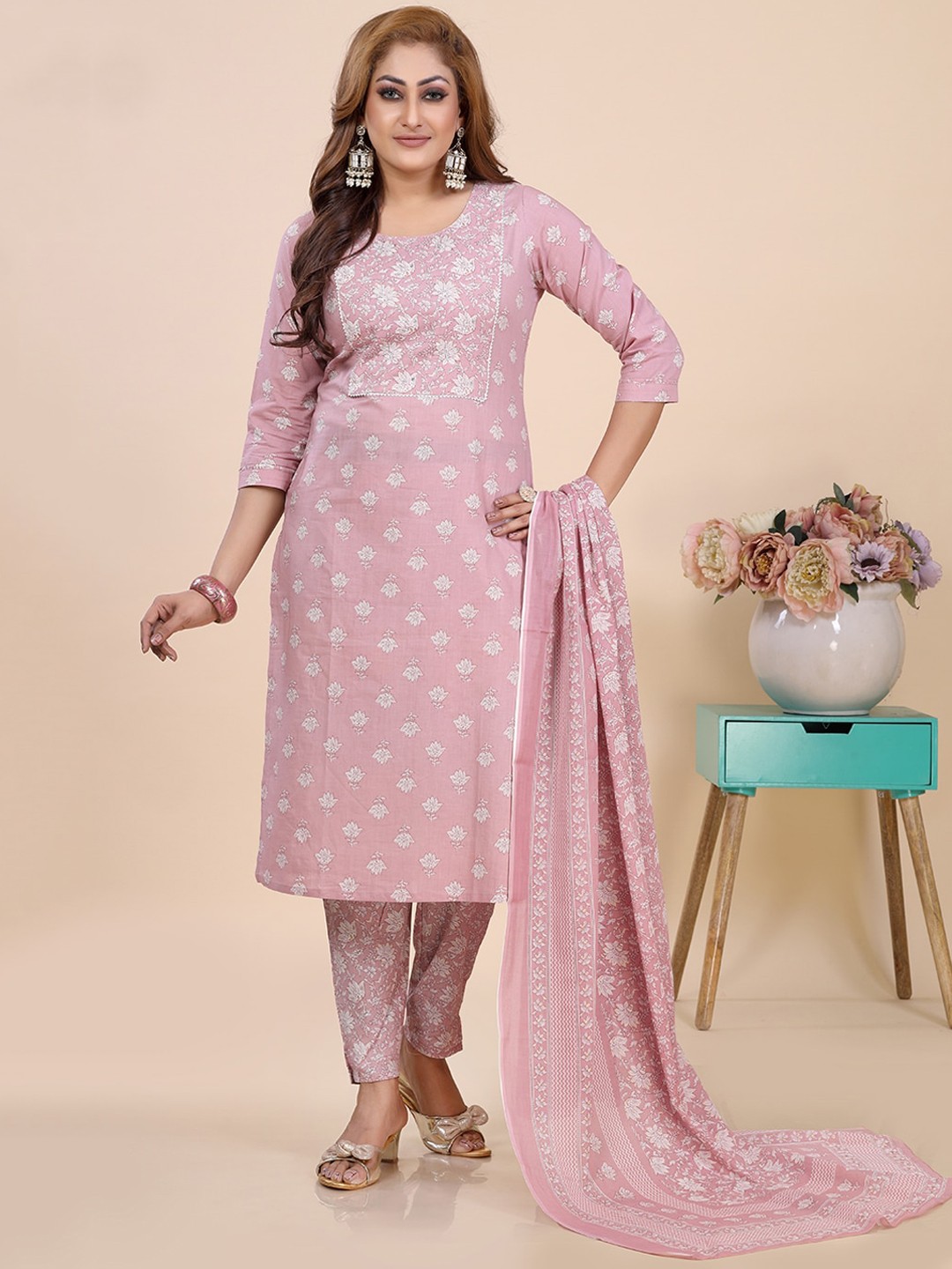 

Amchoor Floral Printed Gotta Patti Kurta with Trousers & With Dupatta, Maroon