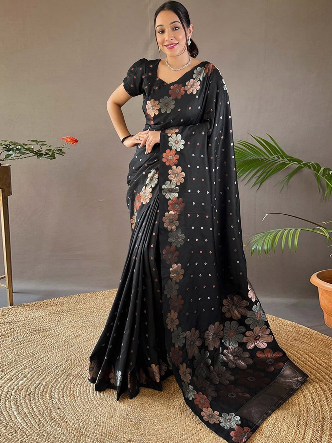 

Mitera Black & Gold Toned Floral Woven Design Zari Banarasi Saree