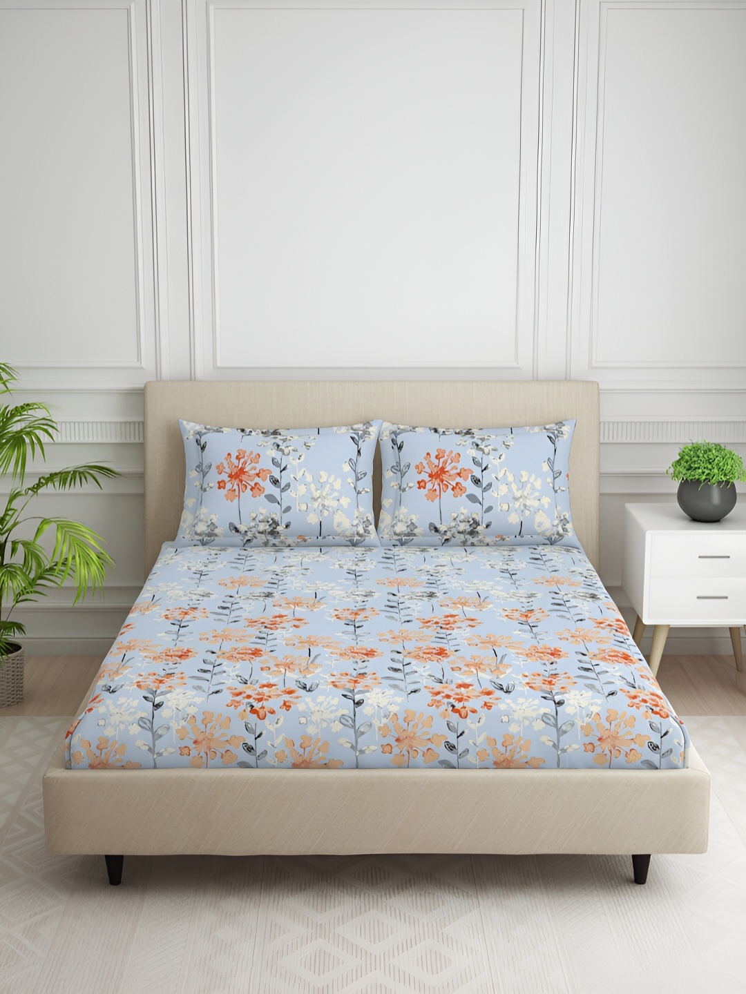 

SPACES Blue & Red Printed Cotton 144 TC King Bedsheet With 2 Pillow Covers