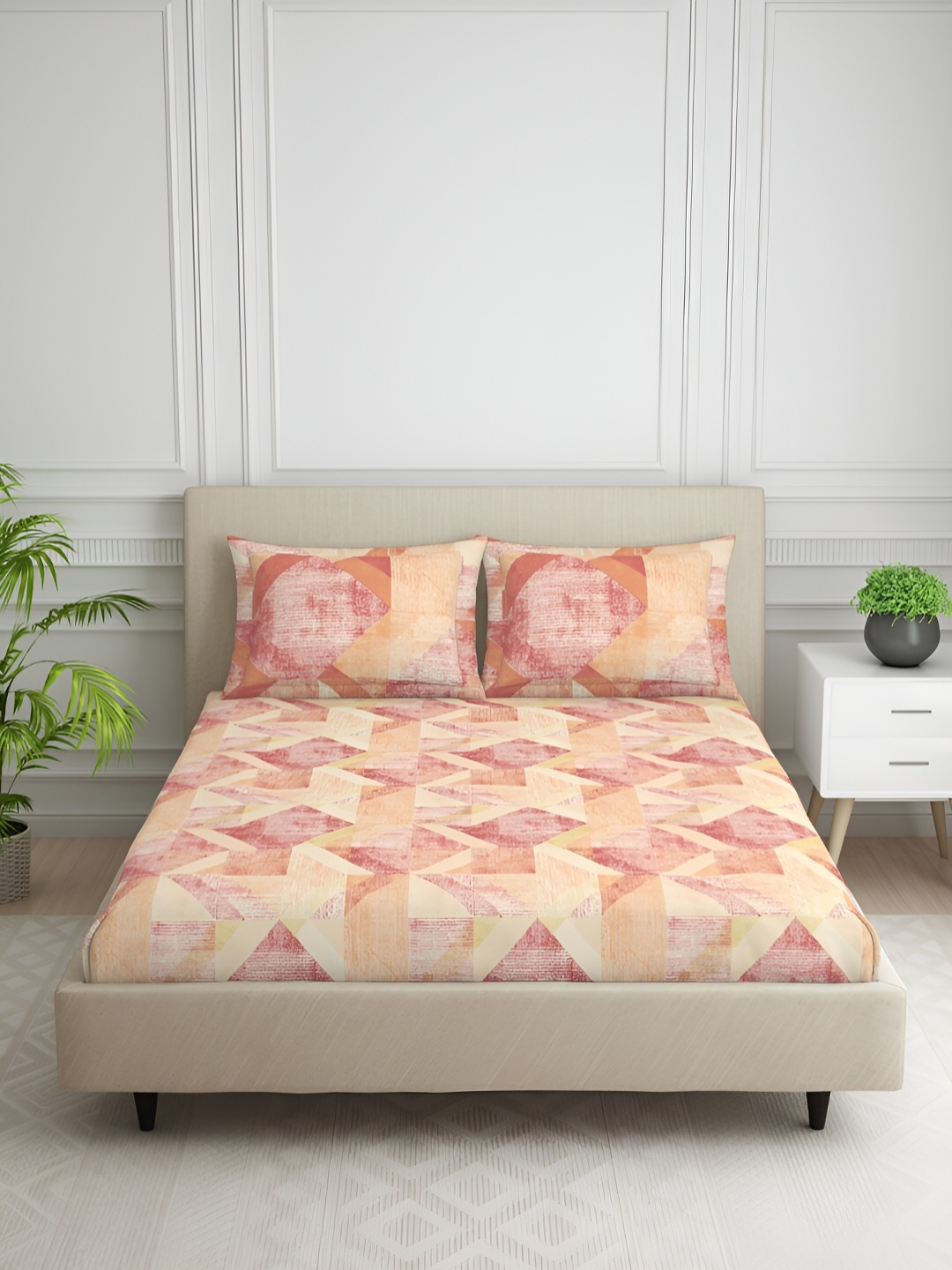 

SPACES Pink & Orange Printed Cotton 144 TC King Bedsheet With 2 Pillow Covers