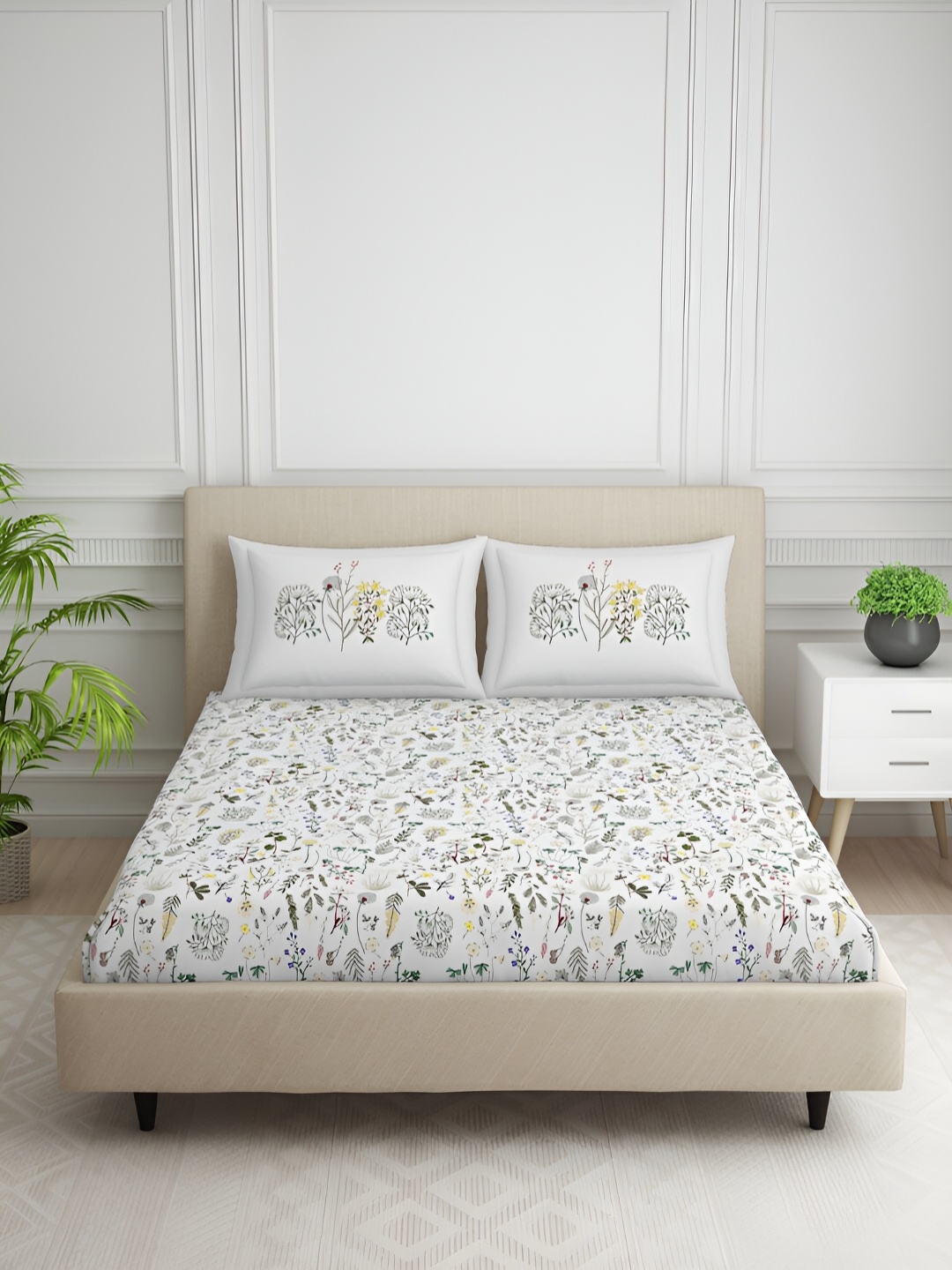 

SPACES White Floral Cotton 130 TC King Bedsheet with 2 Pillow Covers