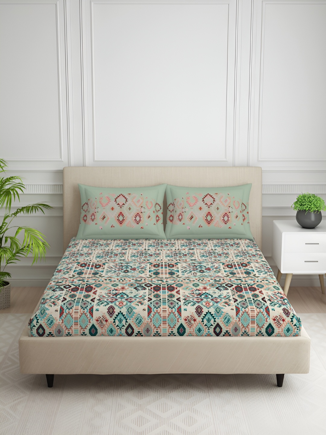 

SPACES Blue & Green Geometric Cotton 144 TC King Bedsheet with 2 Pillow Covers
