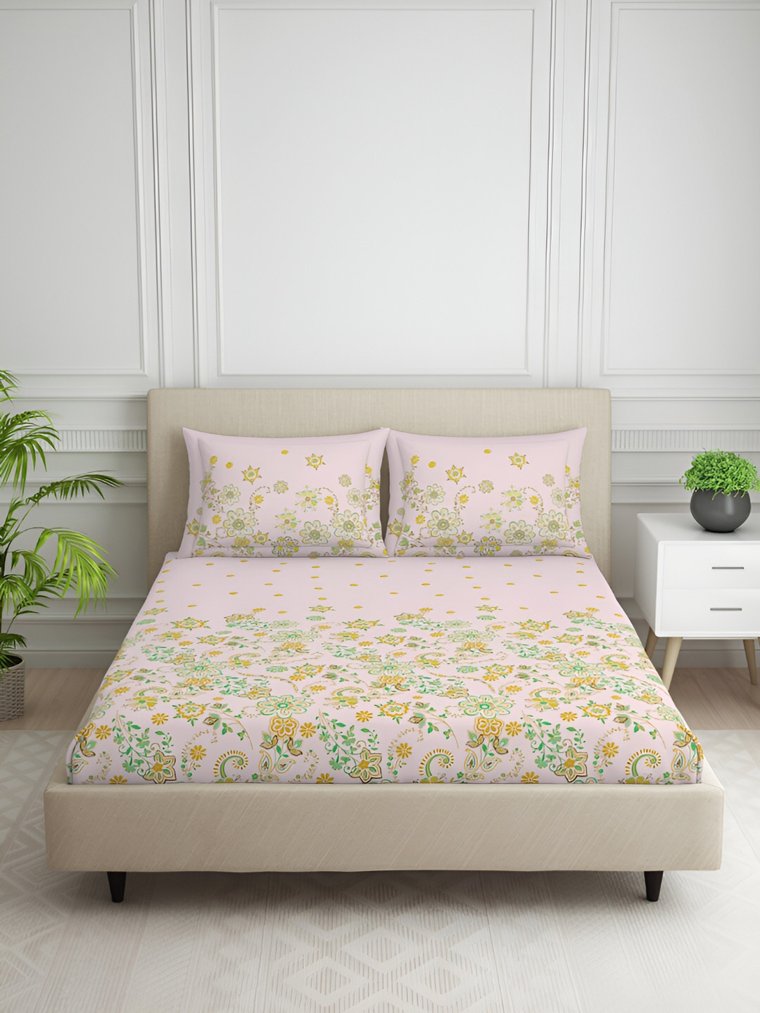 

SPACES Pink & Orange Floral Cotton 144 TC King Bedsheet with 2 Pillow Covers