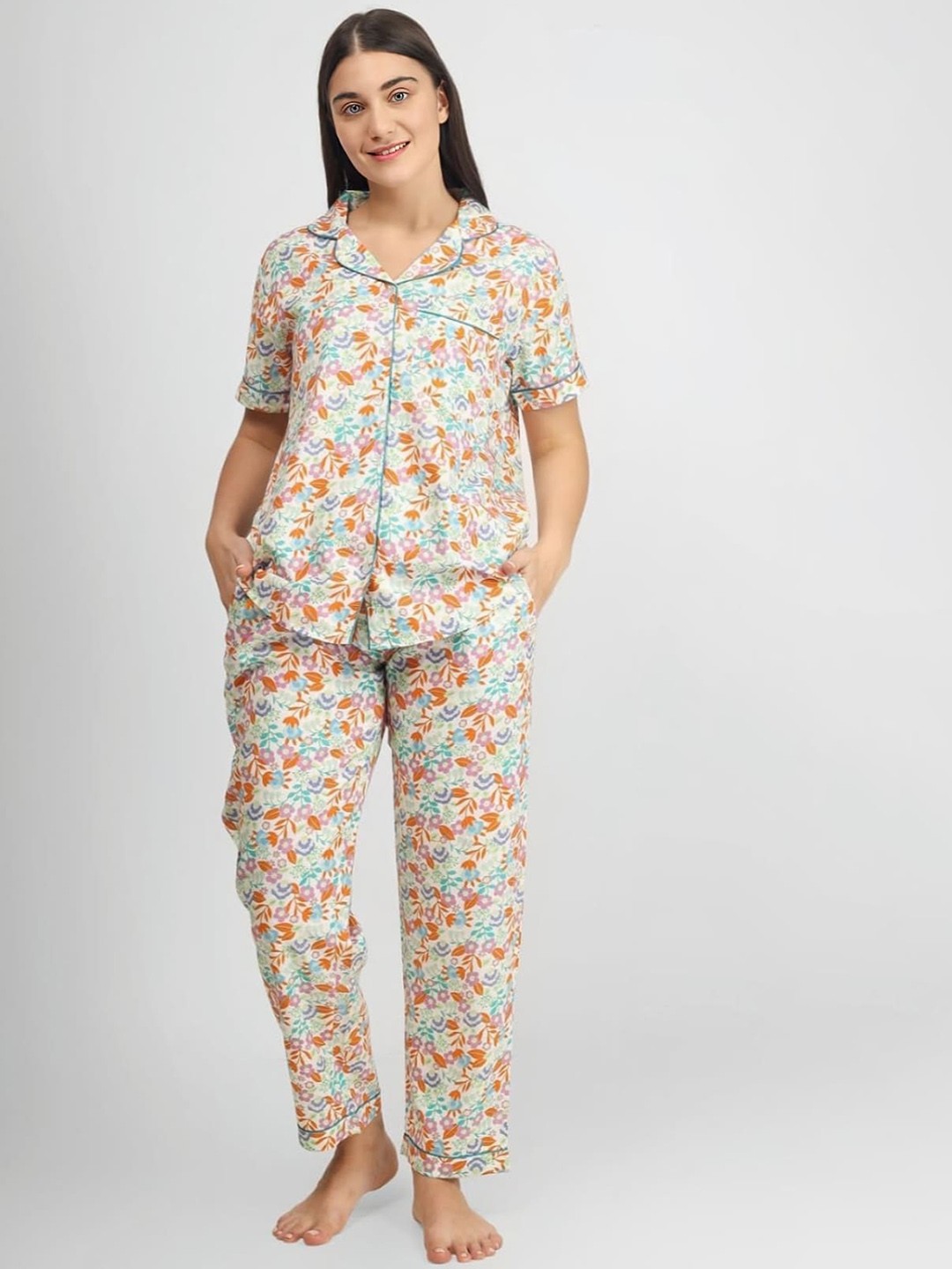 

BAESD Floral Printed Lapel Collar Short Sleeves Night suit, White