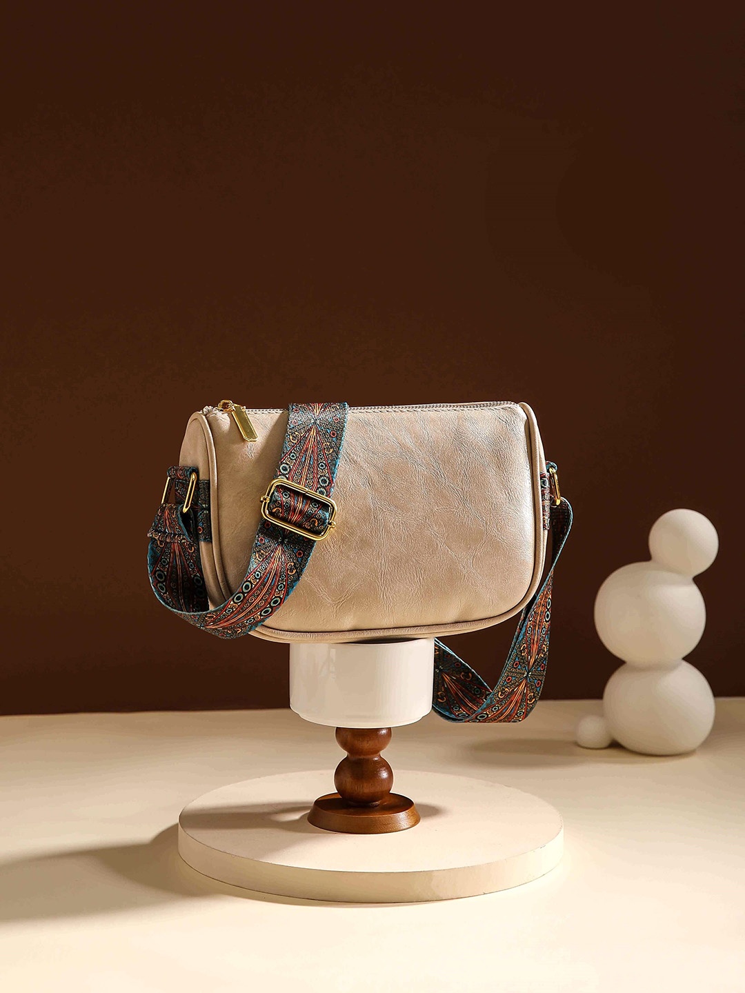 

Diva Dale Structured Sling Bag, Beige