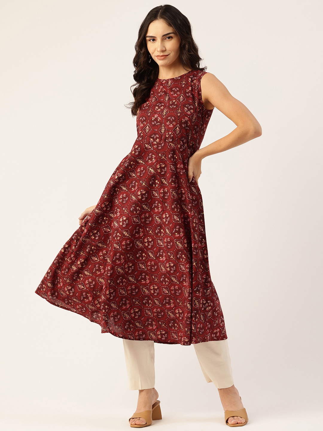 

FERANOID Floral Printed Pure Cotton Kurta, Maroon