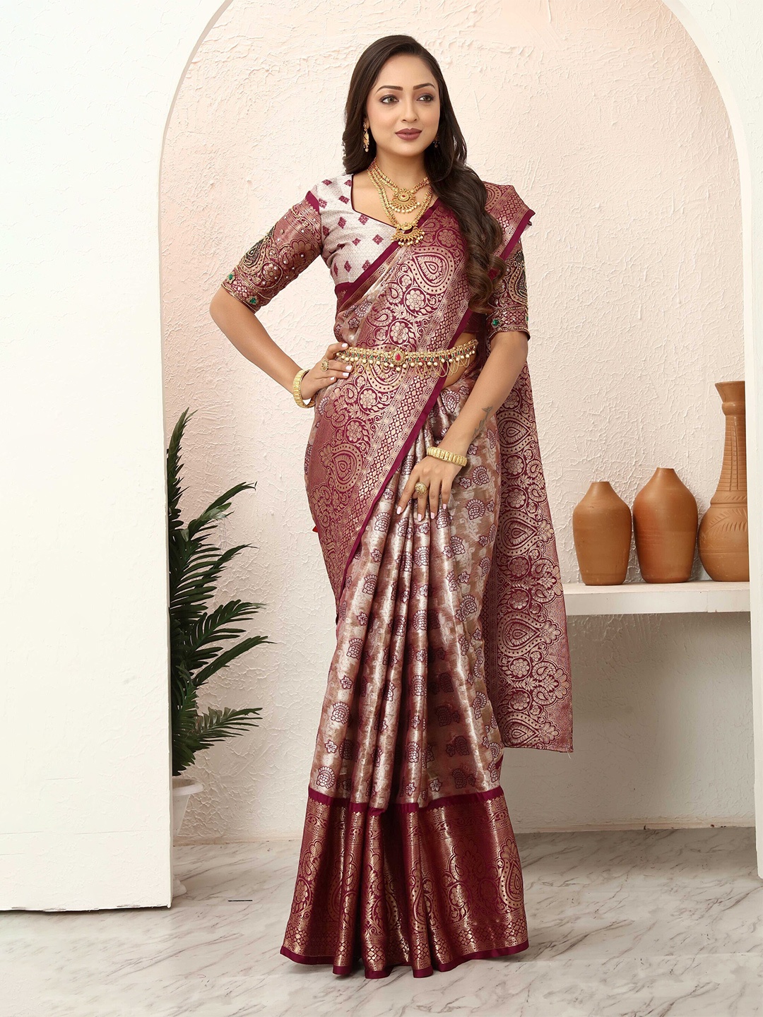 

Tankori Woven Design Zari Tissue Kanjeevaram Saree, Purple