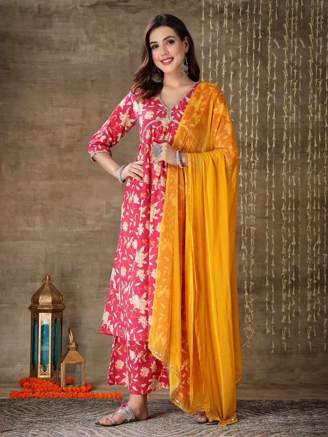 

Stylum Floral Printed Empire Pure Cotton Kurta with Palazzo & Dupatta, Pink