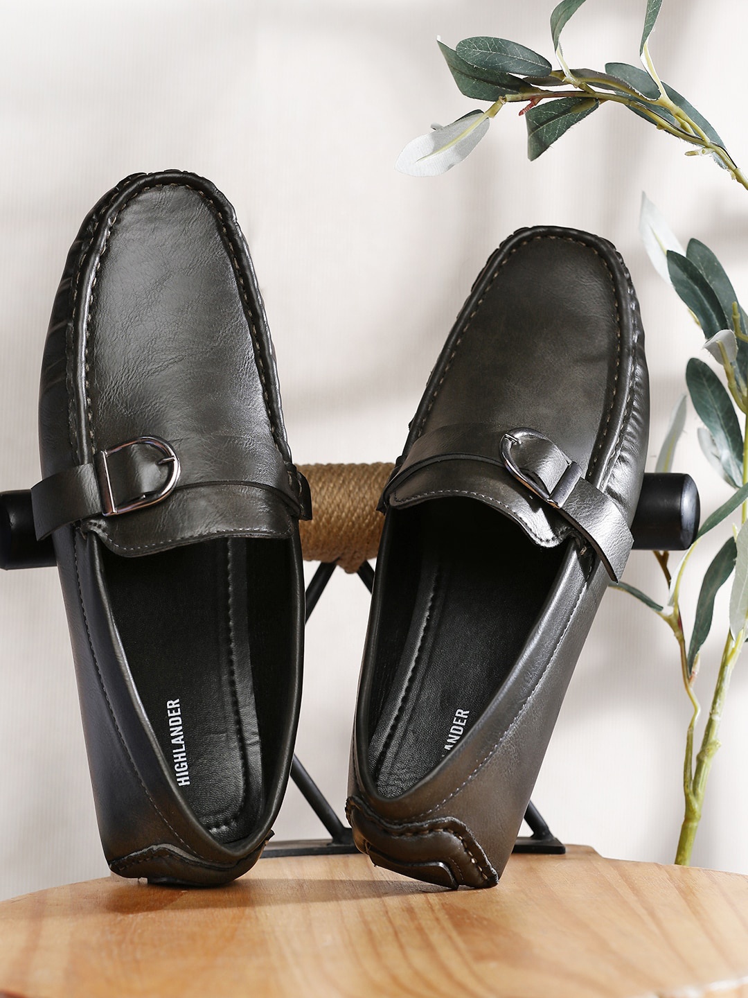 

HIGHLANDER Men Grey Round Toe Memory Foam Loafers