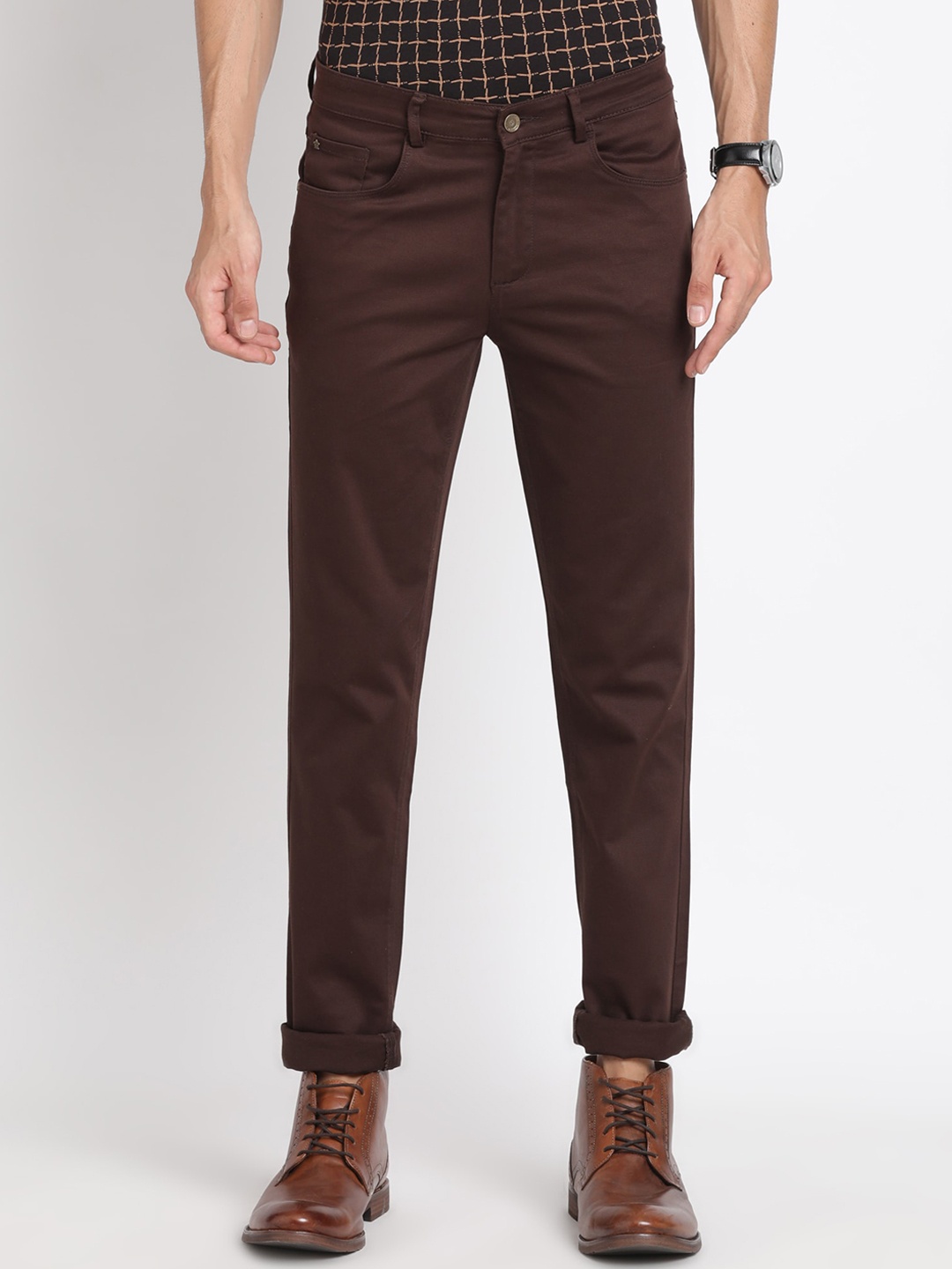 

Turtle Men Narrow Tapered Fit Clean Look Stretchable Jeans, Brown