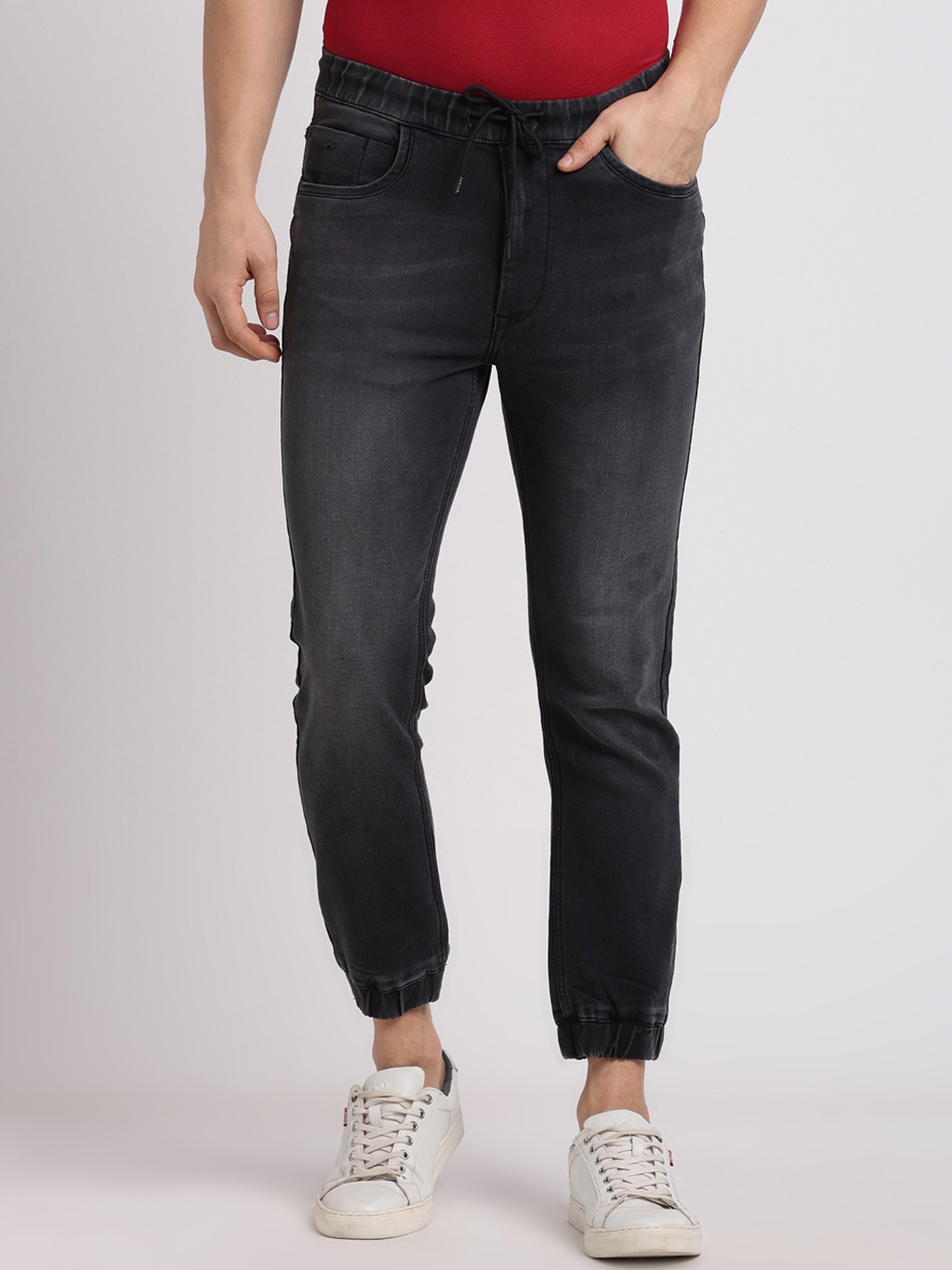 

Turtle Men Narrow Jogger Clean Look Mid Rise Heavy Fade Stretchable Jeans, Black
