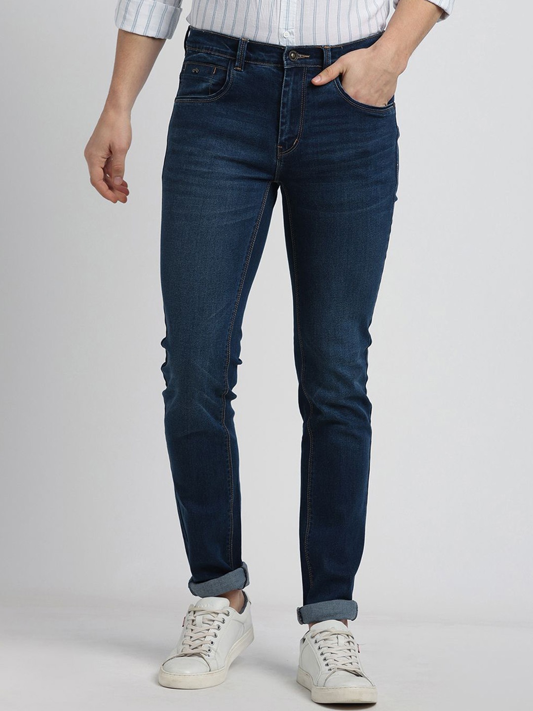 

Turtle Men Narrow Tapered Fit Light Fade Stretchable Jeans, Blue