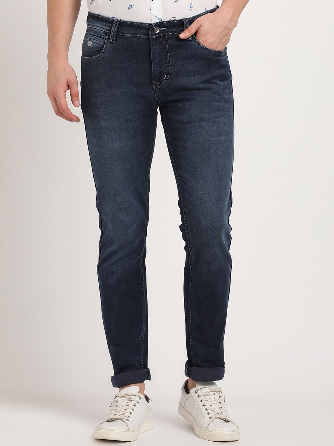 

Turtle Men Narrow Tapered Fit Clean Look Light Fade Stretchable Jeans, Blue