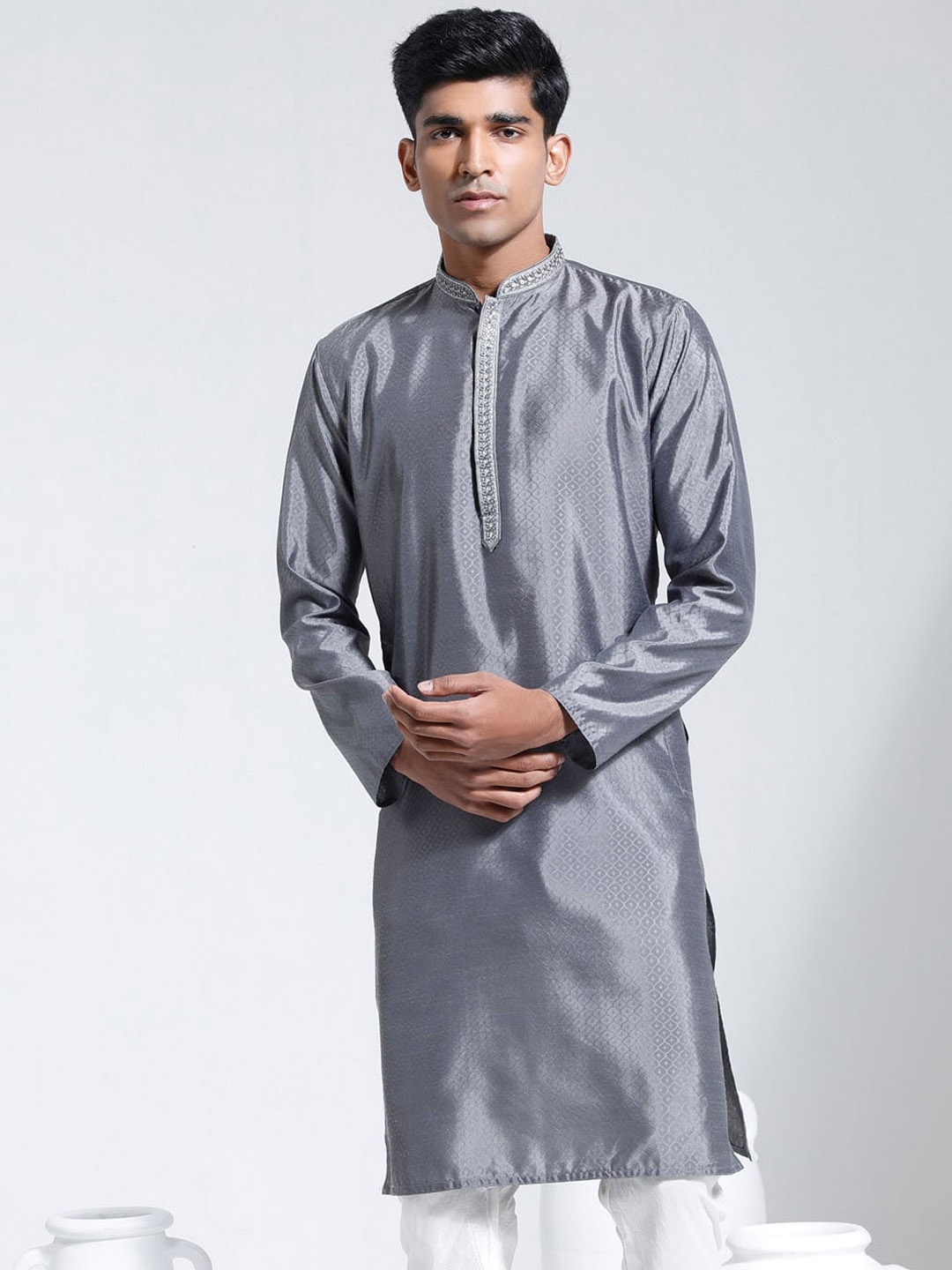 

VASTRAMAY Mandarin Collar Jacquard Kurta, Grey