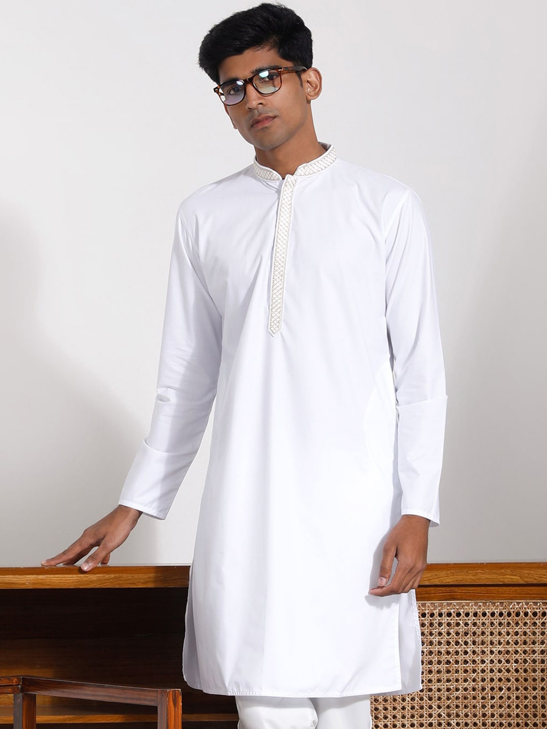 

VASTRAMAY Mandarin Collar Cottton Kurta, White