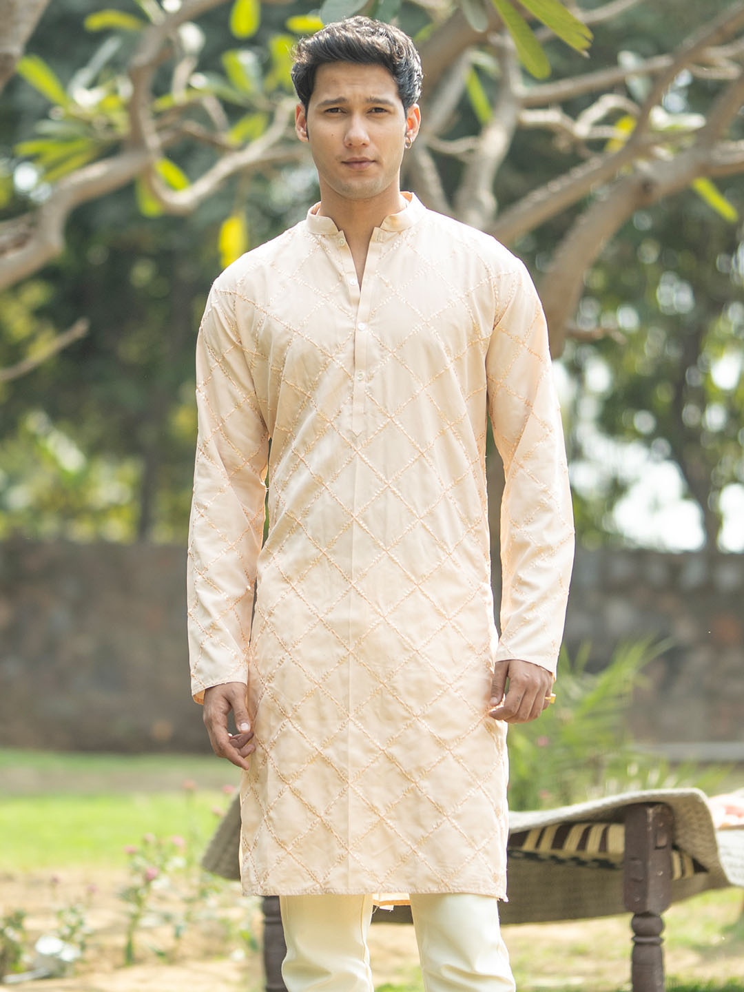 

VASTRAMAY Long Sleeves Mandarin Collar Cotton Thread Work Kurta, Peach