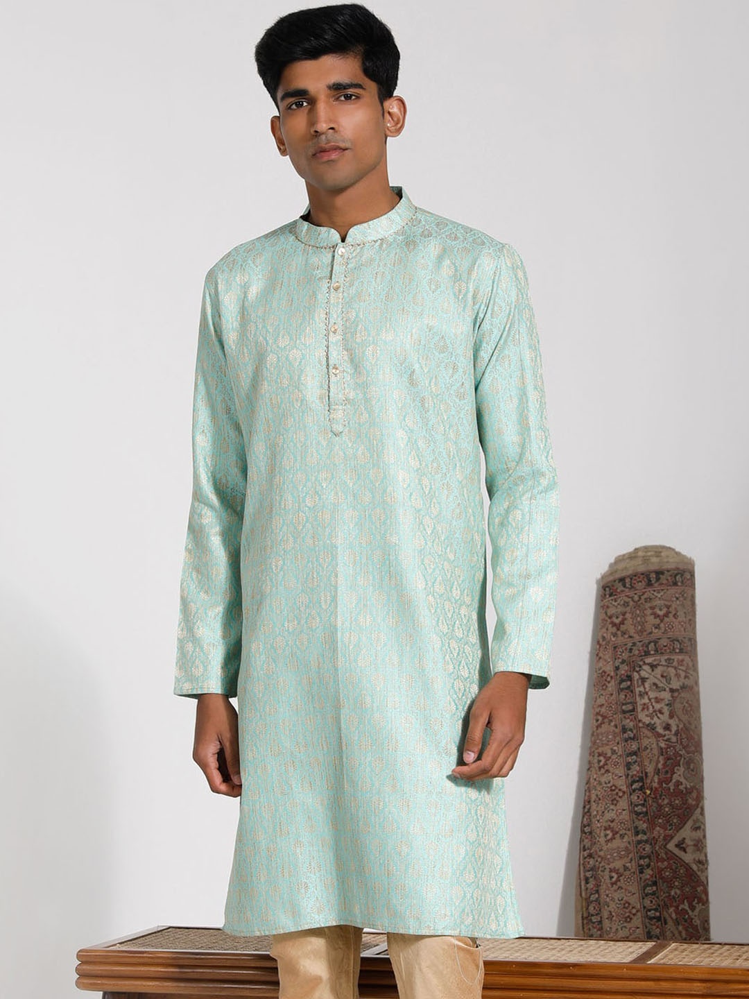 

VASTRAMAY Ethnic Motifs Mandarin Collar Regular Sleeves Jacquard Kurta, Green