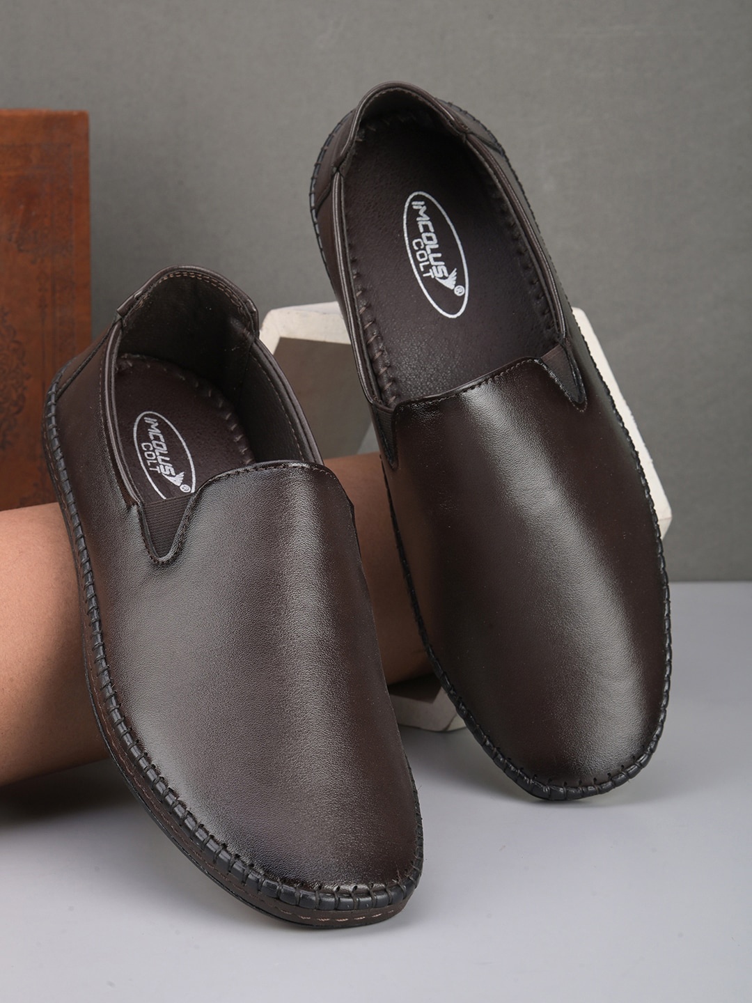 

IMCOLUS Men Round Toe Loafers, Brown