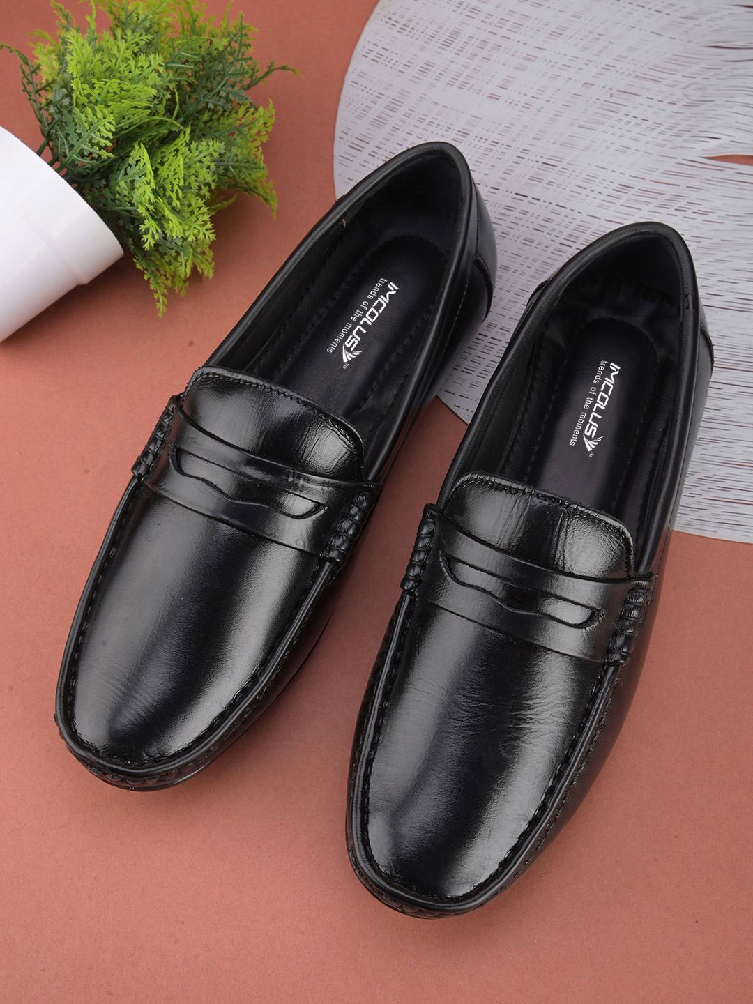 

IMCOLUS Men Round Toe Leather Loafers, Black