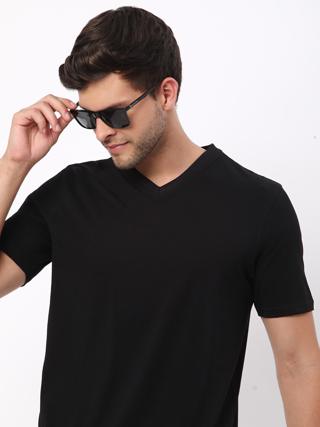 

R&B V-Neck Regular T-shirt, Black
