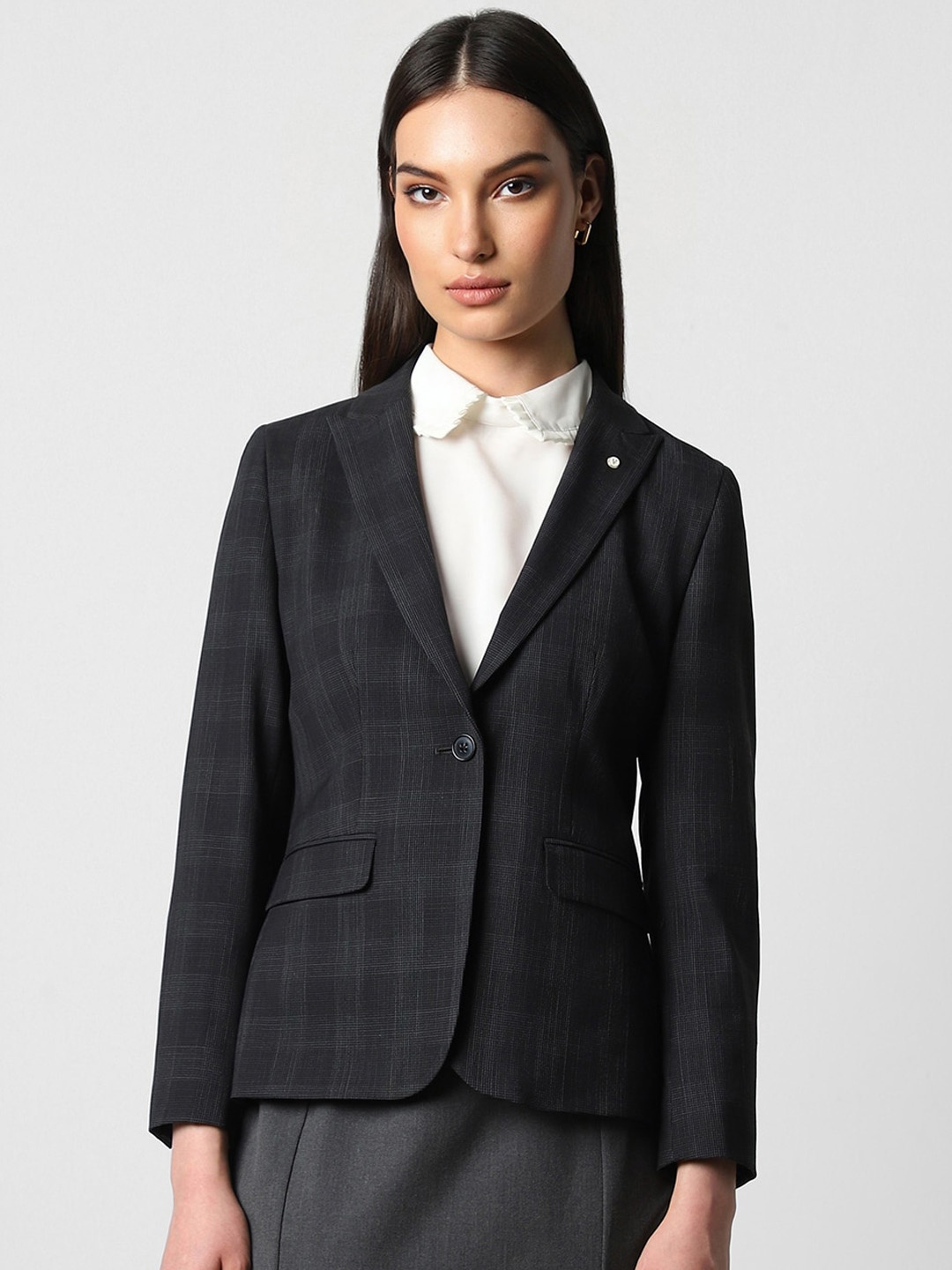 

Van Heusen Woman Checked Single Breasted Formal Blazer, Black