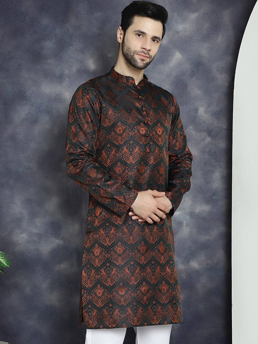 

Jompers Ethnic Motifs Woven Design Straight Kurta, Black
