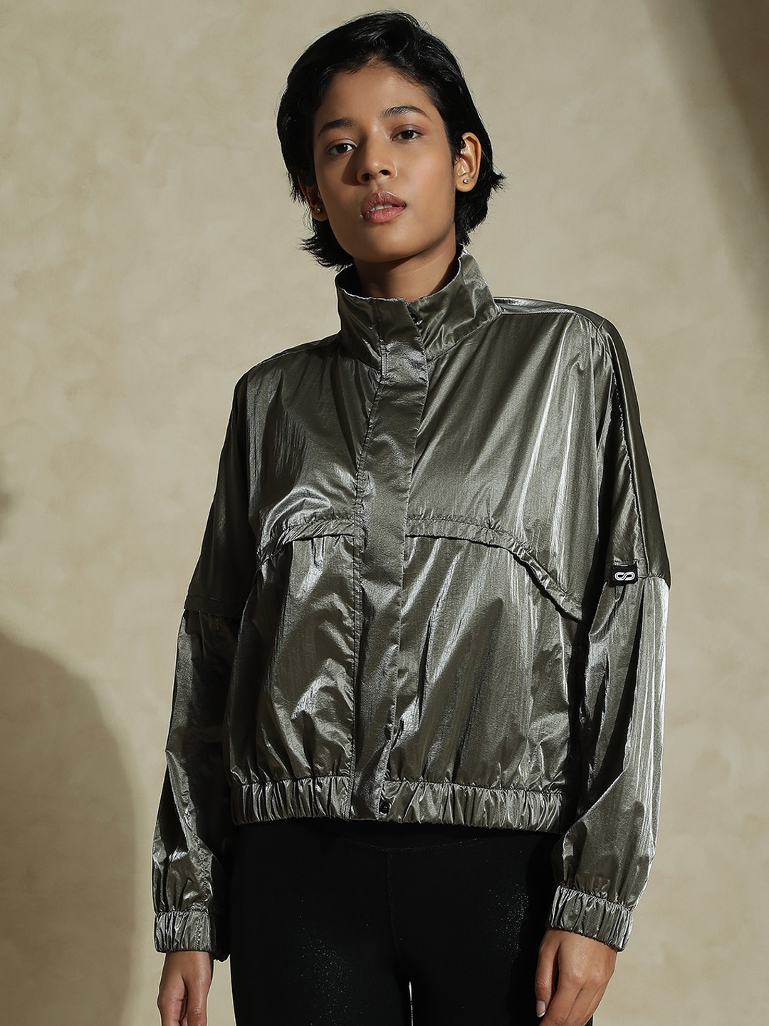 

Silvertraq Mock Collar Long Sleeves Lightweight Anti Odour Sporty Jacket, Metallic
