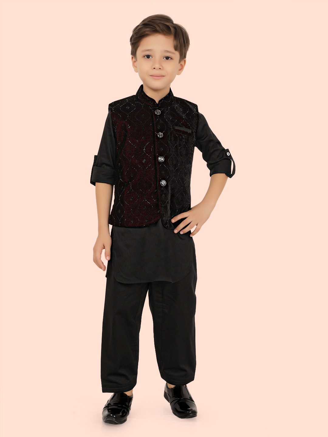 

Ethniks Neu-Ron Boys Mandarin Collar Velvet Sraight Kurta with Pyjamas, Black