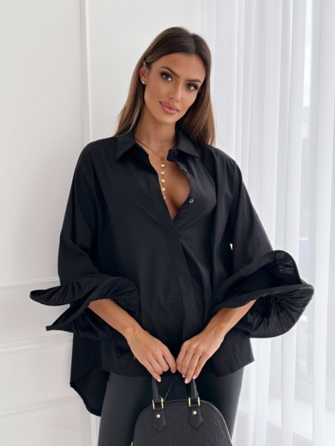 

StyleCast Black Spread Collar Oversized Casual Shirt