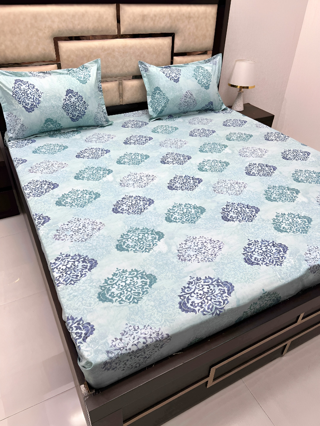 

Pure Decor Green & White Ethnic Motifs Cotton 300 TC King Bedsheet with 2 Pillow Covers