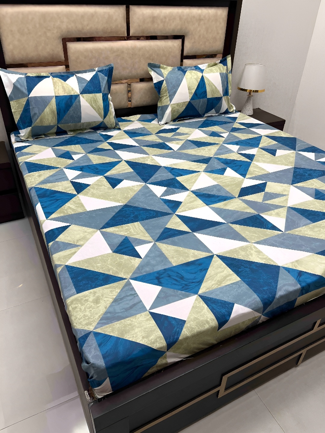 

Pure Decor Blue & Green Geometric Cotton 300 TC King Bedsheet with 2 Pillow Covers