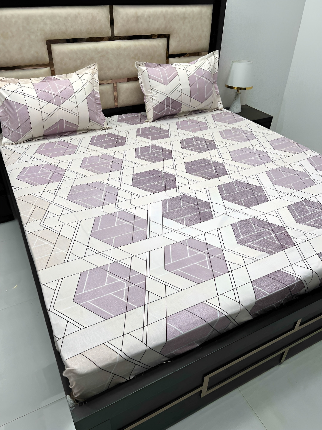 

Pure Decor Purple & White Geometric Cotton 300 TC King Bedsheet with 2 Pillow Covers