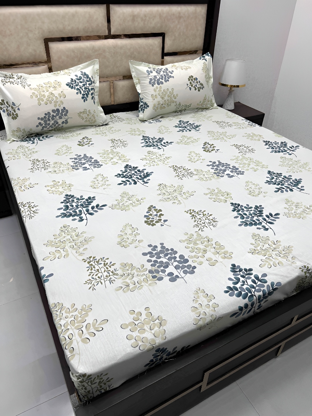 

Pure Decor Green & Blue Floral Cotton 300 TC King Bedsheet with 2 Pillow Covers