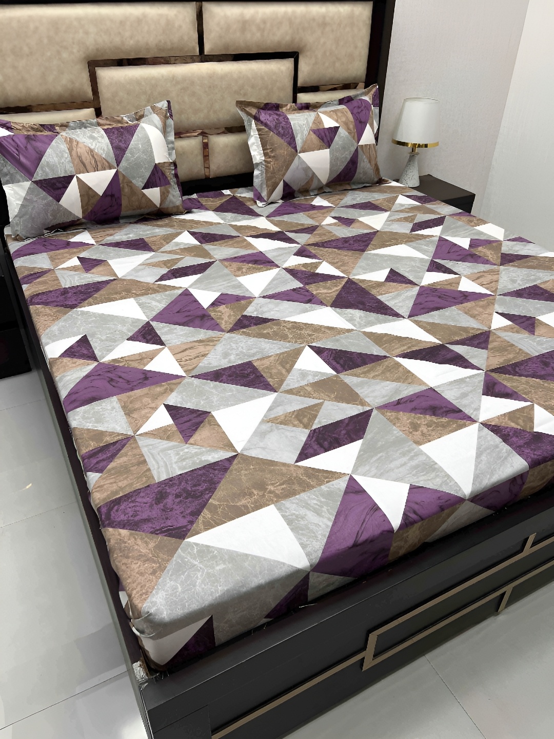 

Pure Decor White & Purple Geometric Cotton 300 TC King Bedsheet with 2 Pillow Covers