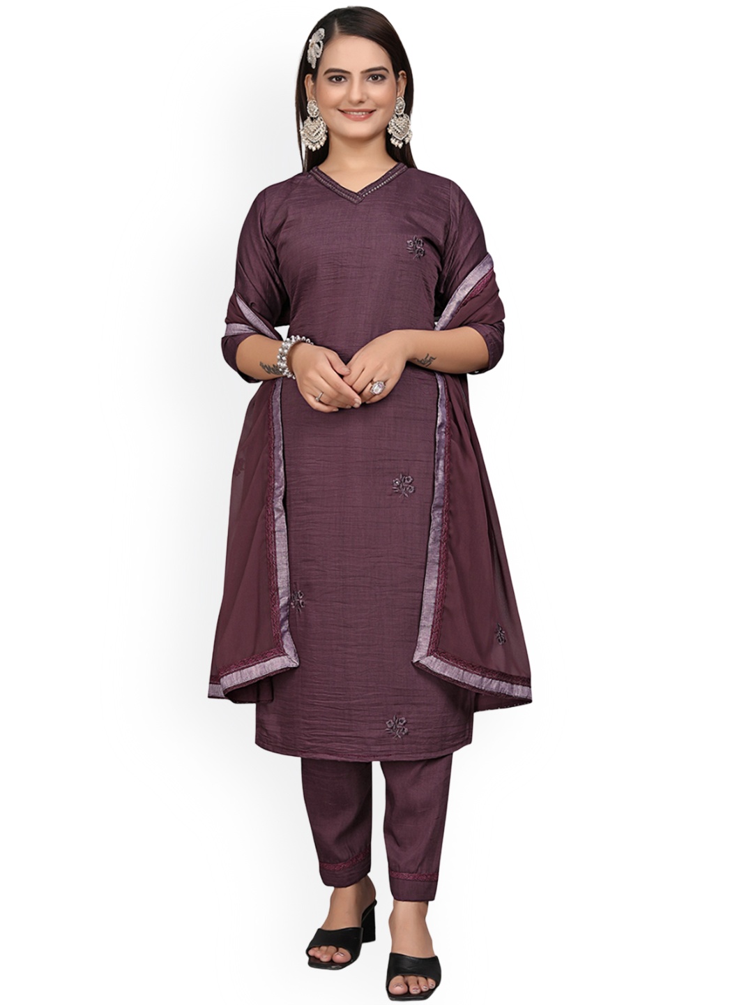 

ZEEPKART Women Ethnic Motifs Embroidered Regular Thread Work Kurta with Trousers & With Dupatta, Purple