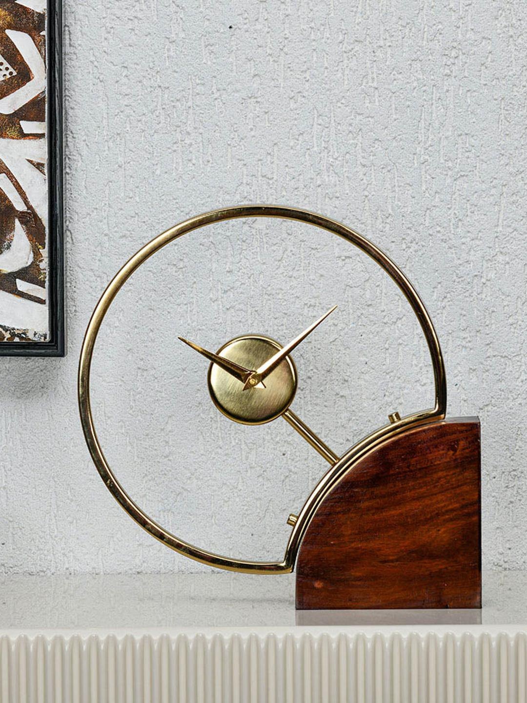 

Athome by Nilkamal Gold-Toned & Brown Contemporary Table Clock