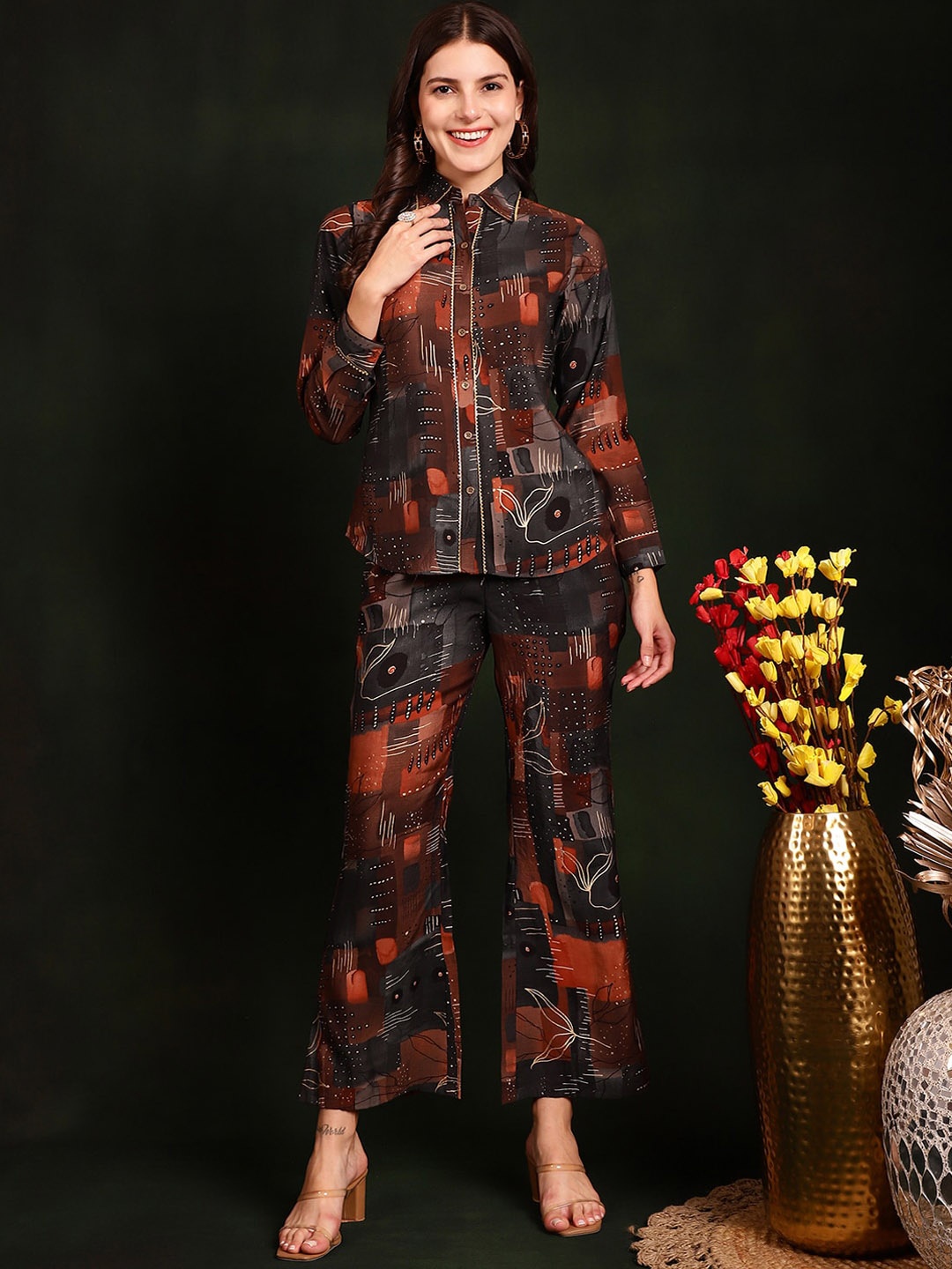 

Claura Brown Printed Chanderi Silk Tunic & Trousers Co-Ords Set