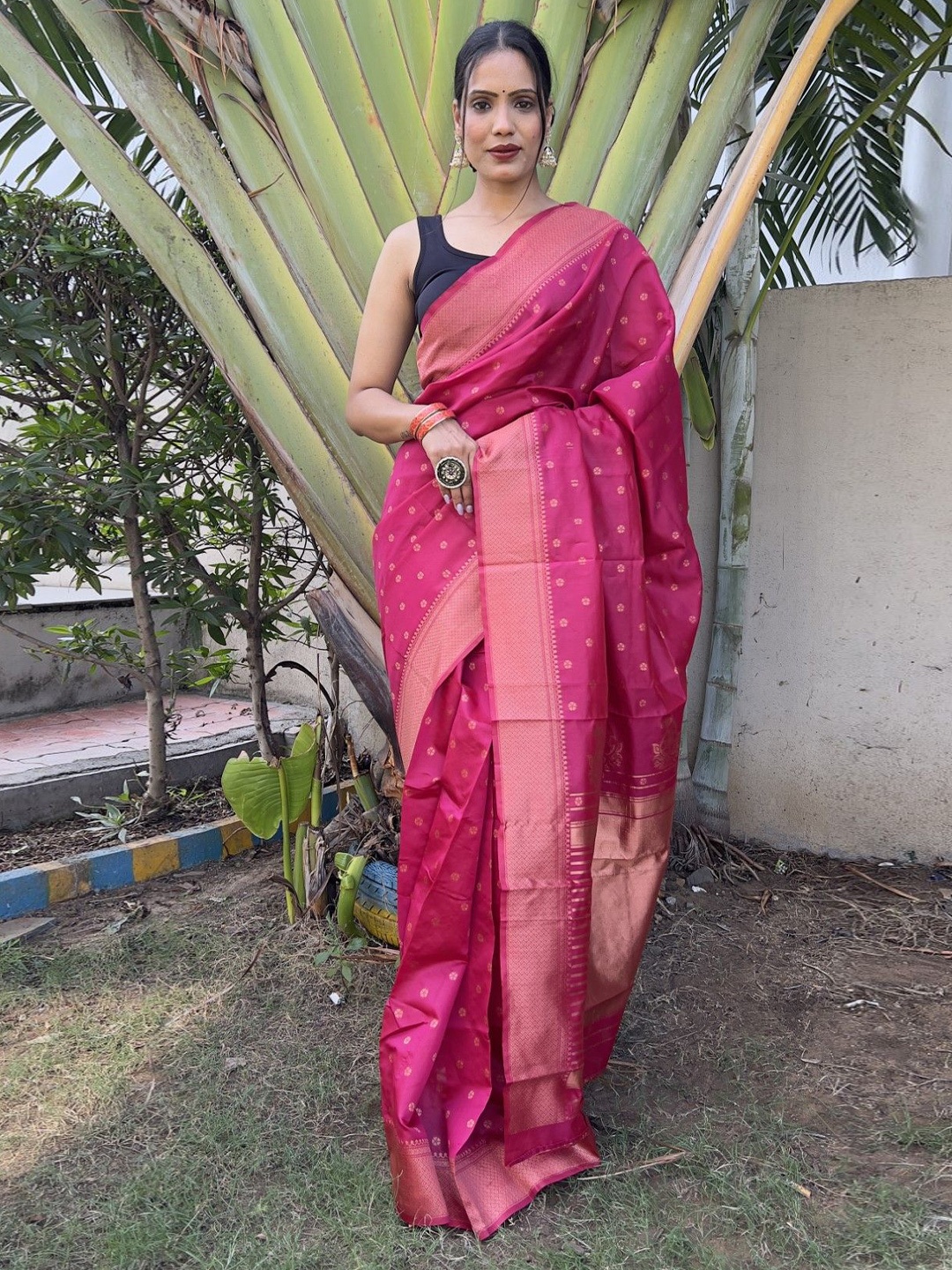

LeeliPeeri Designer Woven Design Zari Ready to Wear Saree, Pink