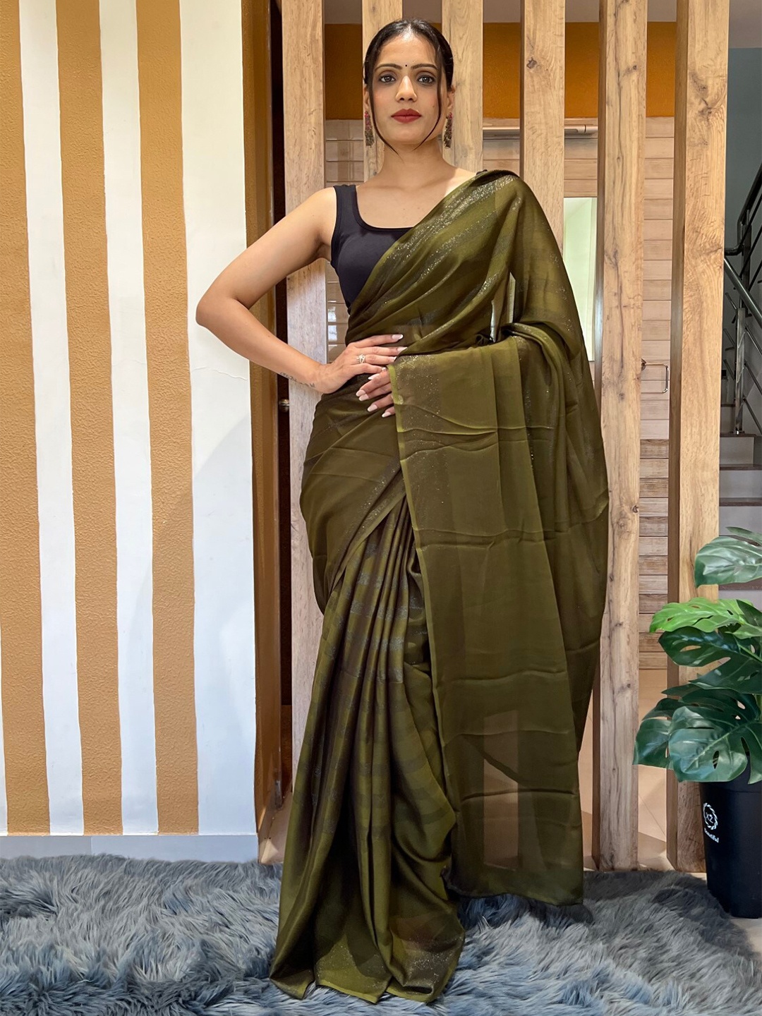 

LeeliPeeri Designer Striped Ready to Wear Saree, Green