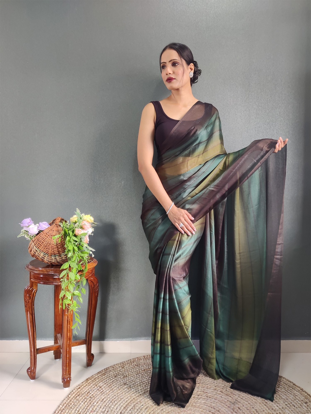 

LeeliPeeri Designer Striped Ready to Wear Saree, Green