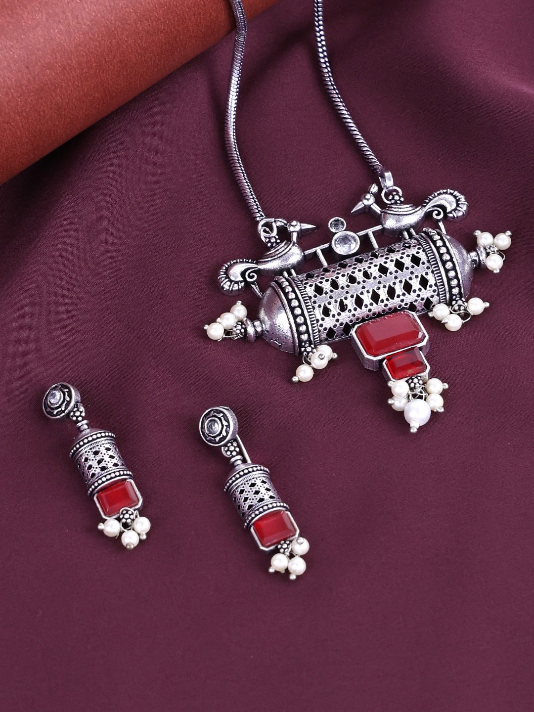 

PANASH Silver Plated Stone-Studded & Beaded Jewellery Set