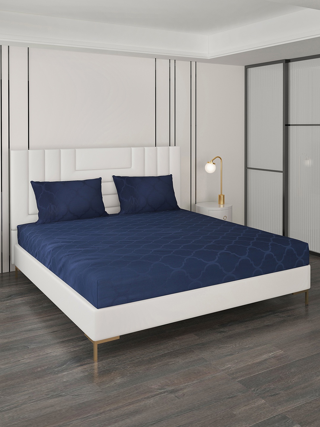 

Monte Carlo Blue Geometric Cotton 400 TC King Bedsheet with 2 Pillow Covers